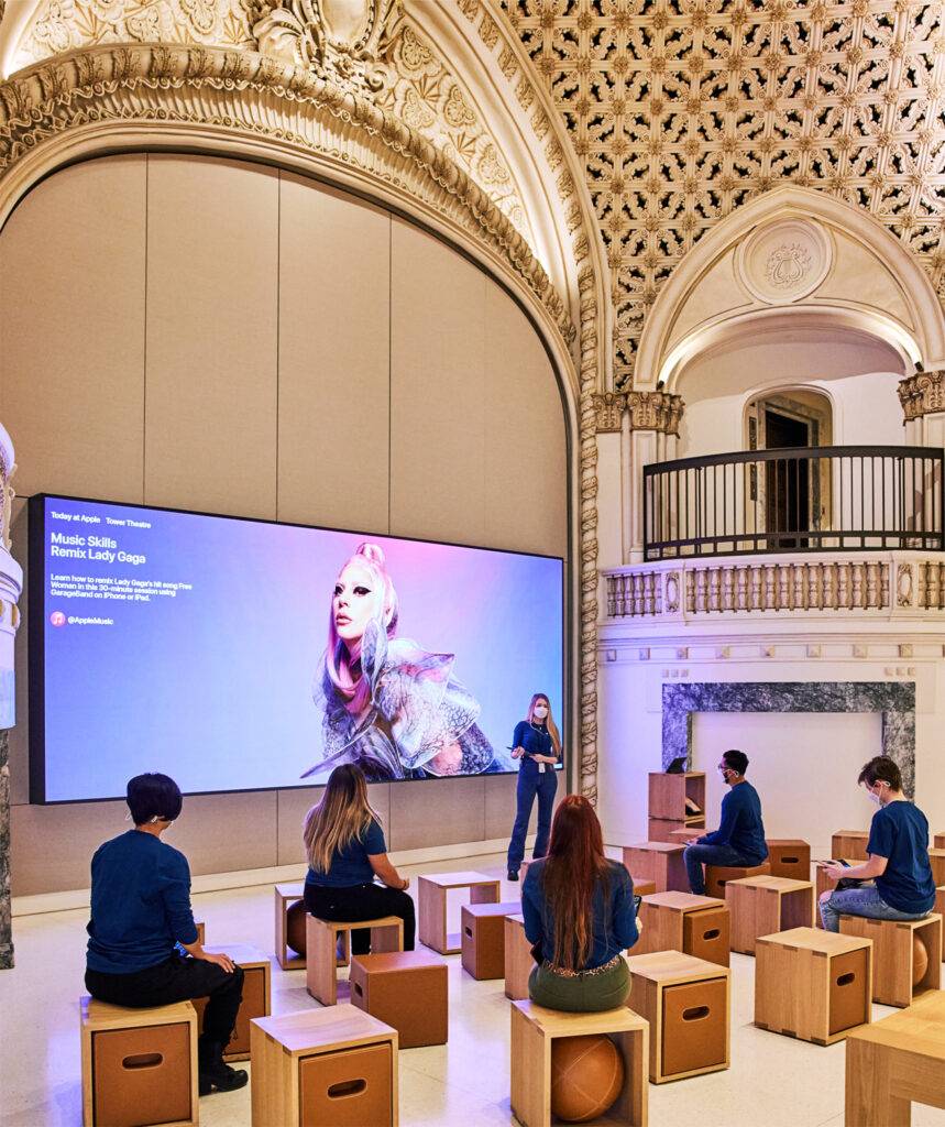 美国2 年以来Apple Store首次举行Today at Apple 实体店活动